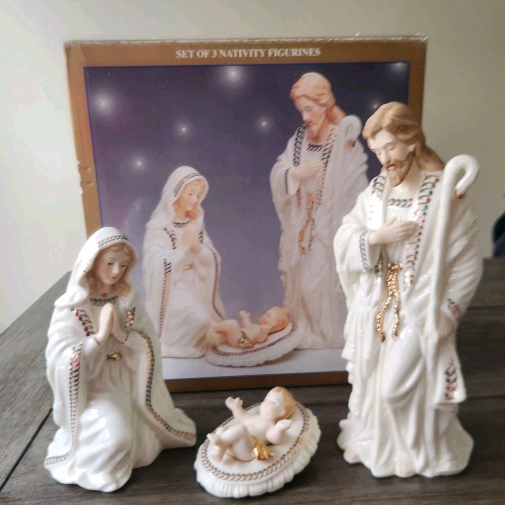 Bon Ton Vintage Jade Porcelain Nativity 3 piece Set Mary Joseph Baby Jesus